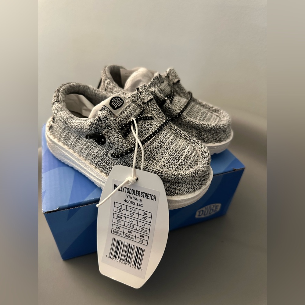 Hey Dude Wally Toddler Yin Yang size 7 new in box